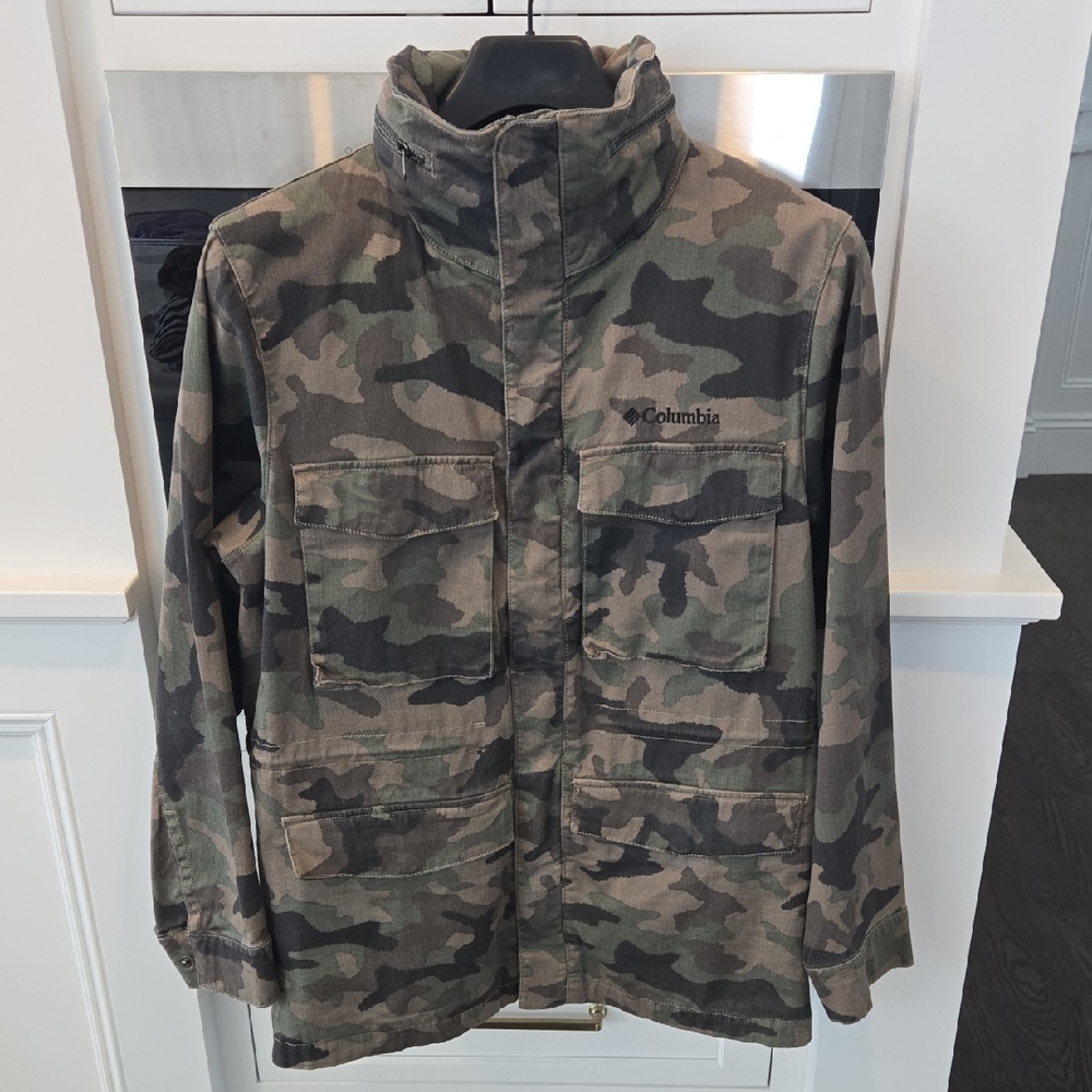 Columbia Men's Green Camouflage Field Jacket